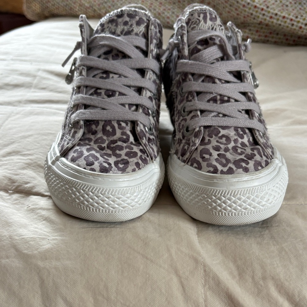 Blowfish Malibu Leopard Print Women's 7.5 Sneakers Flatform Wedge Zip Mid Top - Picture 3 of 11